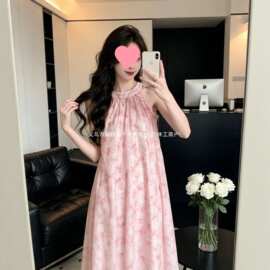 法式粉色挂脖吊带连衣裙子女夏季新款小个子海边度假碎花长裙抖音