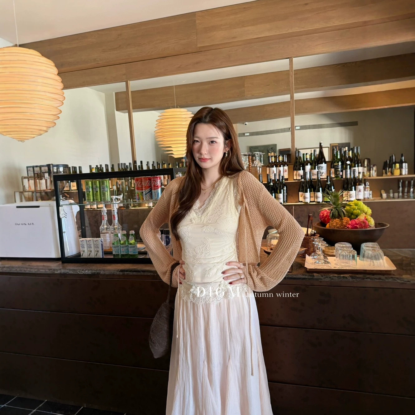 Autumn New Arrival: [DIGM] French Gentle Elegance Heavy Lace V-Neck Slimming Vest Top