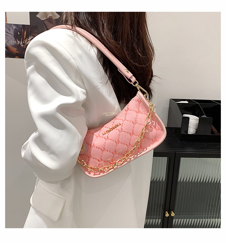 Fashion Chain Messenger Portable Small Square Bag Wholesale display picture 23