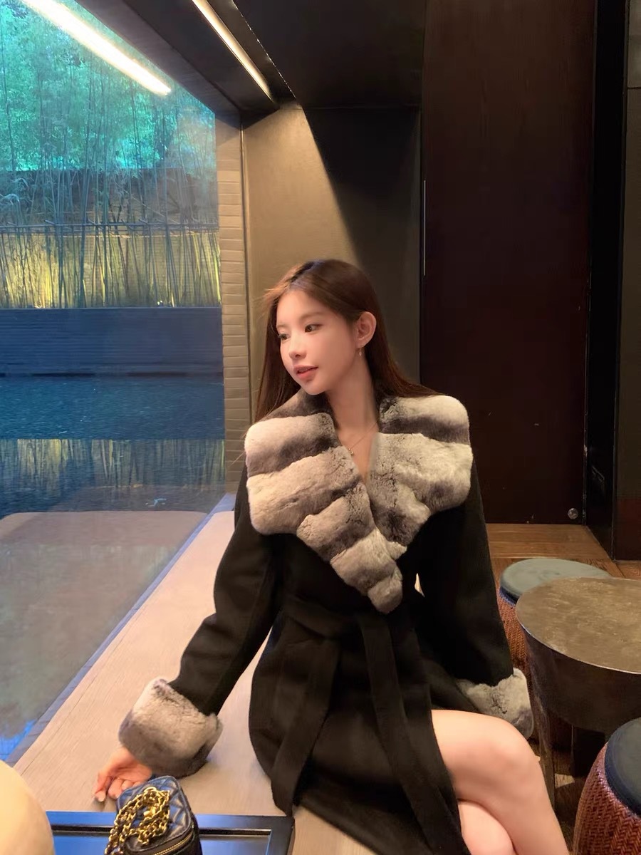 Model wearing cashmere coat