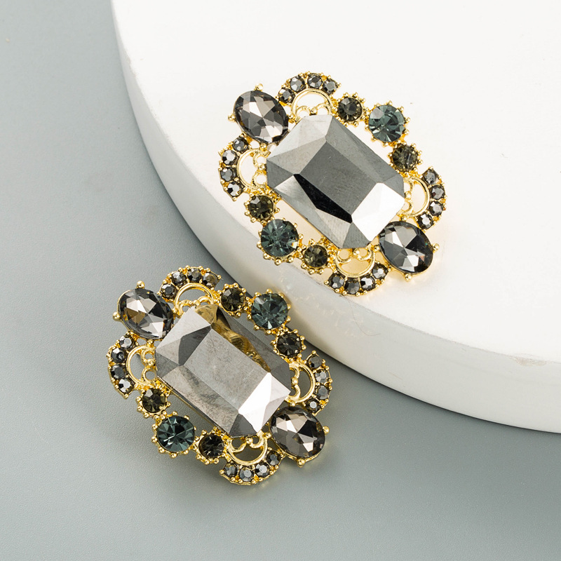 Wholesale Hollow Alloy Inlaid Glass Rhinestone Earrings display picture 5