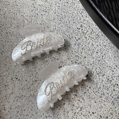 フランス式花嫁酢酸にドリルを入れて、シンプルで高級感があります。