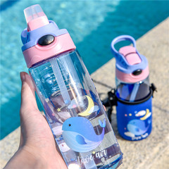 大容量亮仔プラスチックカップ子供星ストローカップ夏スポーツ男女漫画アヒル口カップ幼児カップ