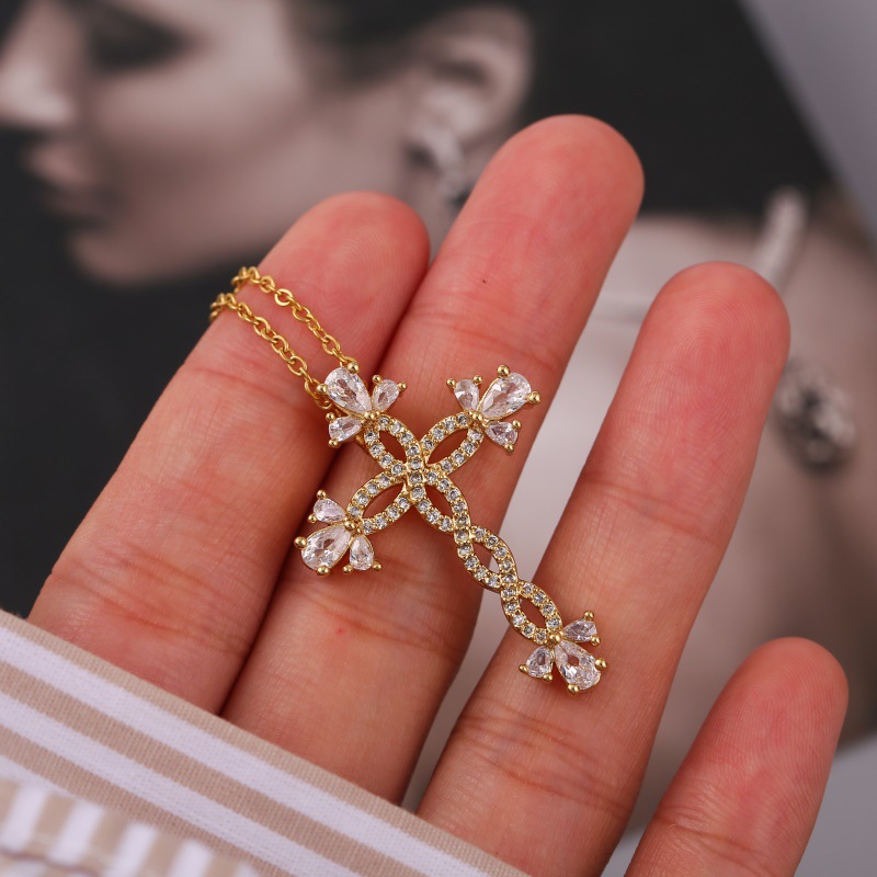 Exaggerated Cross Copper Inlaid Zirconium Necklace display picture 2