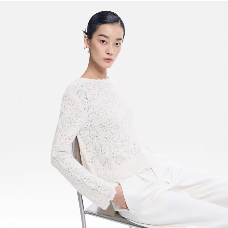 E* Women's Fashion Mall Same Style 2026 Early Spring New Hollow Out Floral Round Neck Knitted Sweater Women's Top New Year Edition