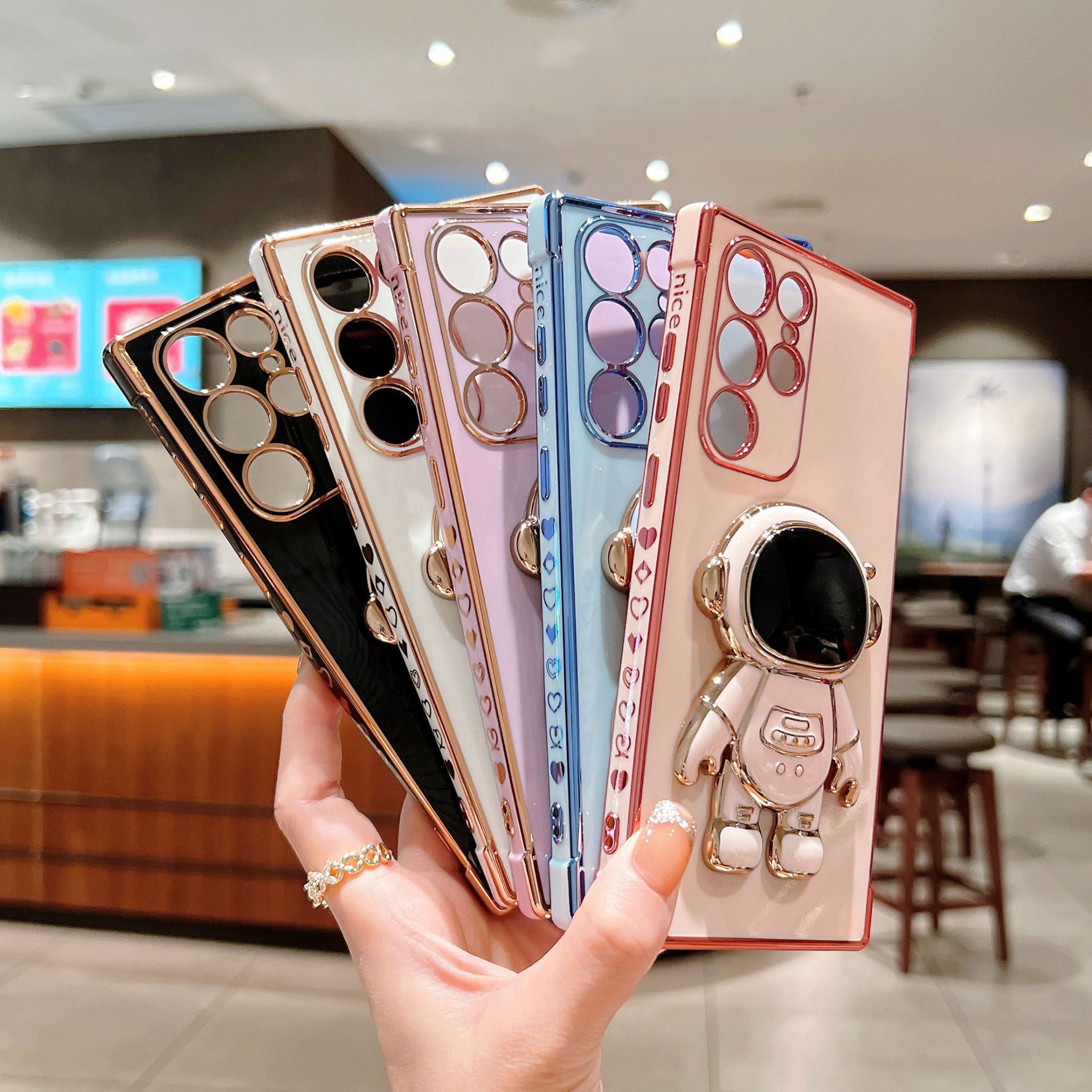 适用三星S23Ultra宇航员支架手机壳GalaxyA54/S23P侧边打图保护套