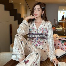 �ֻ�������̸����羳2025������������Ů��˿�޴���˯�³���
