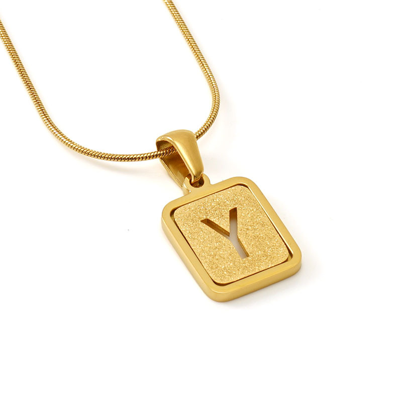 Nicho de moda europea y americana Cadena de hueso de serpiente 18K carta collar femenino transfronterizo de acero de titanio Arena-presionado carta colgante joyería al por mayor