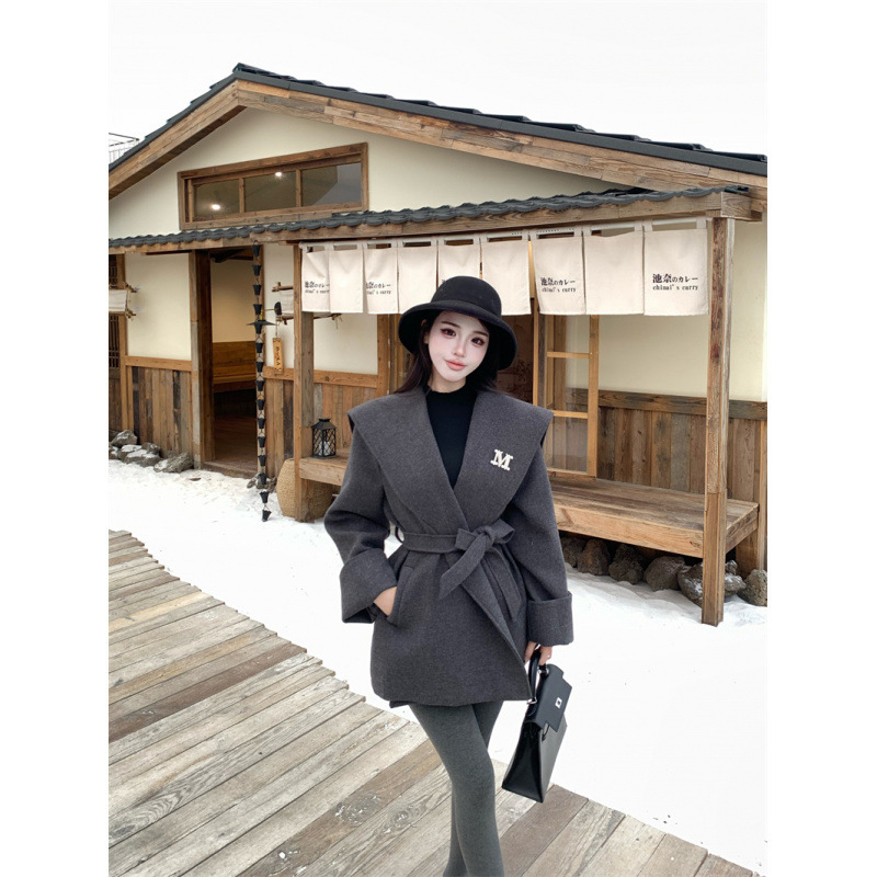 Woolen Outwear 2025 Women's Winter New Fashion Elegant Navy Collar Waist Tie Age-Reducing Mid-Length Outwear Windbreaker