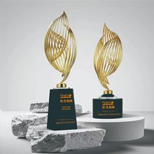 新款金属水晶奖杯优秀员工颁奖年会比赛奖牌雕刻大气纪念品