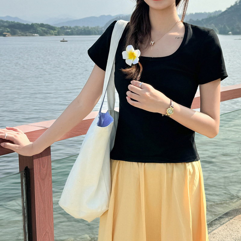 검은색