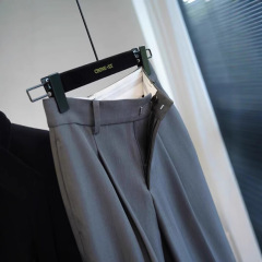 ズボンの形がいいですね。また垂れ下がって颯爽 ~ ワイドパンツ女春2025新型高腰垂感ストレートスーツズボン