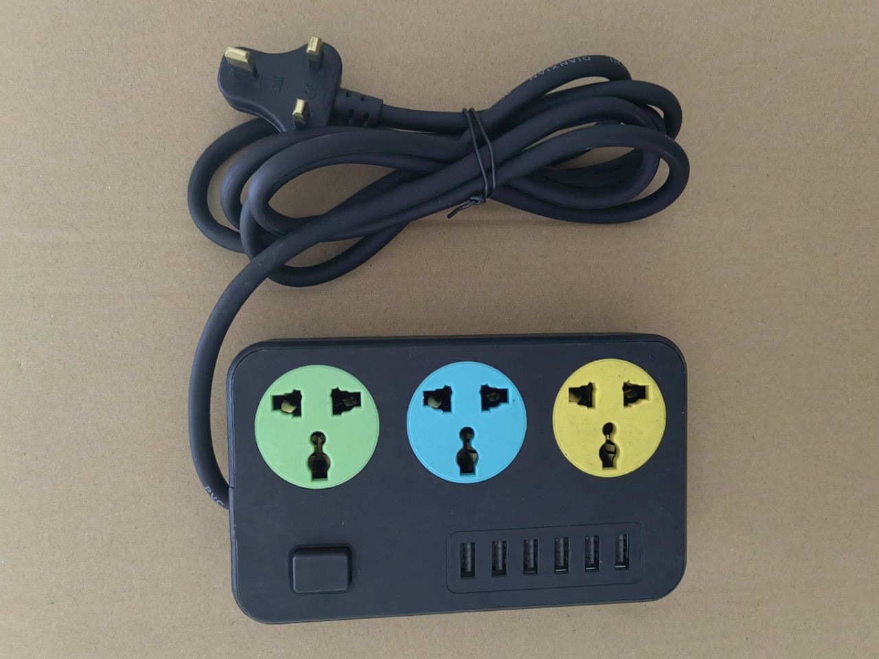 Transfronterizo de comercio exterior de interruptor de la Junta al por mayor de energía porosa enchufe de enchufe USB enchufe inteligente