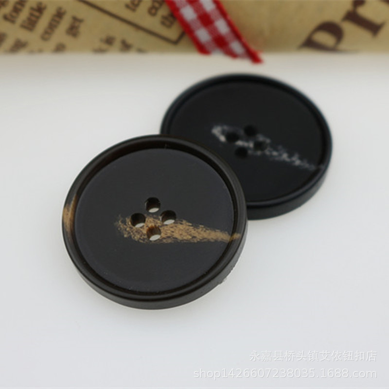 厂家批发四眼细边树脂纽扣 咖啡色黑色棒花大衣风衣西装扣子