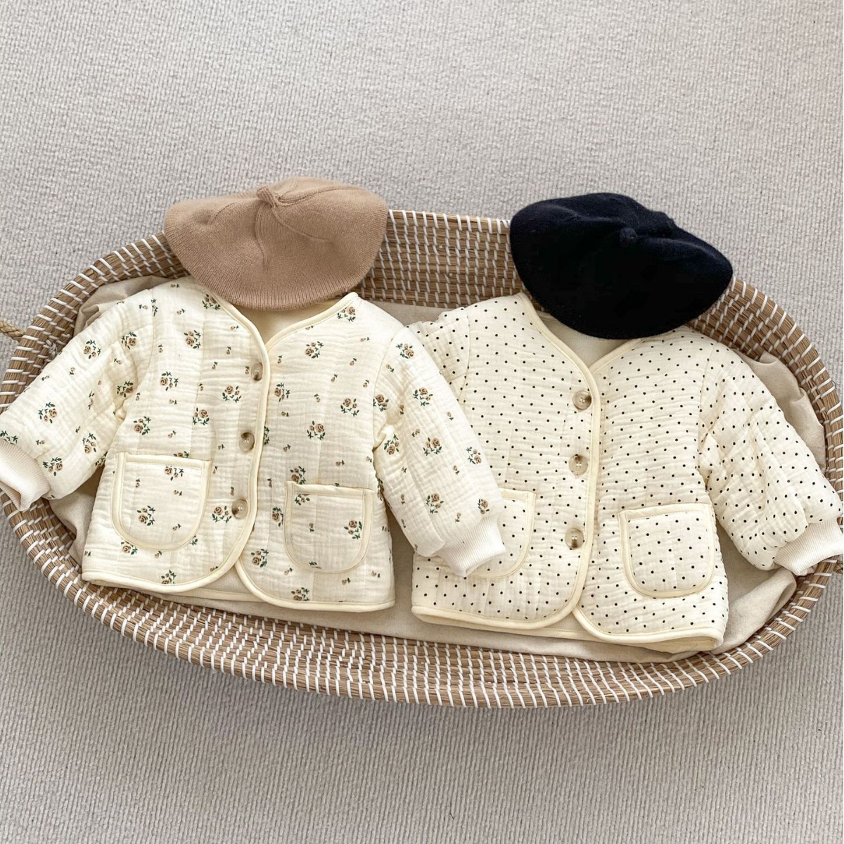INS estilo coreano de invierno Bebé con cuello en V chaqueta acolchada niña bebé floral cardigan chaqueta acolchada de algodón engrosada Abrigo acolchado de algodón cálido