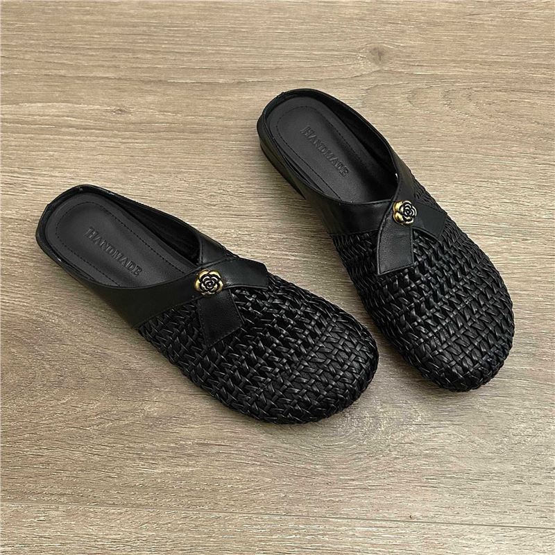 In-Stock Genuine Leather Camellia Leather Slippers for Women, Flat Casual Half-Slippers, Versatile Lazy Woven Mules