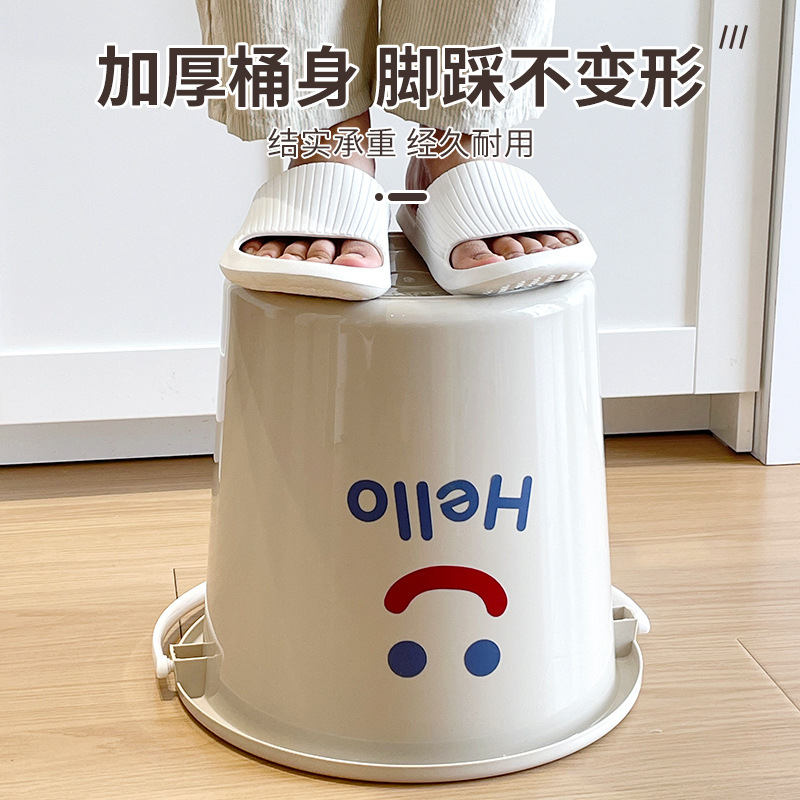 Handheld plastic bucket for home use