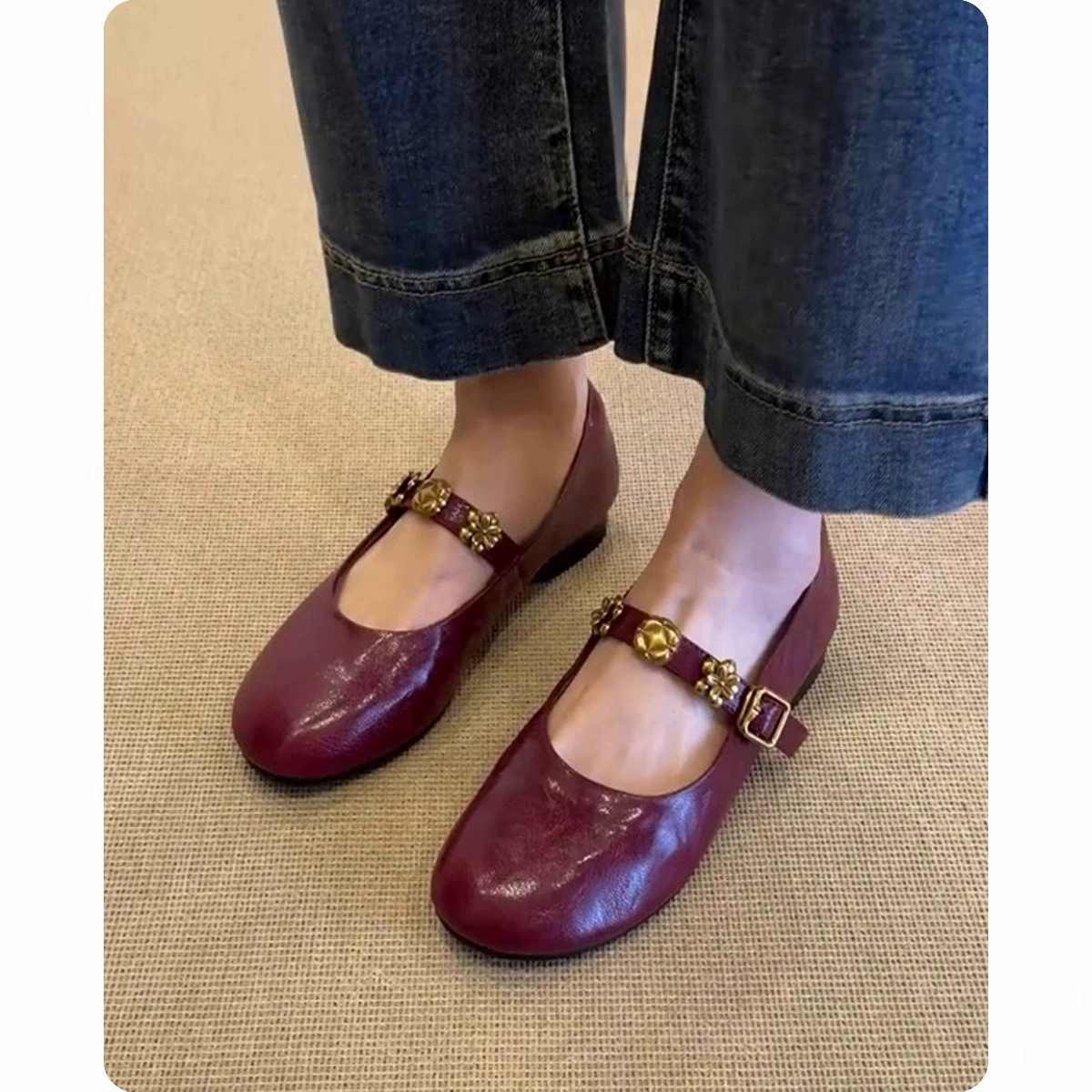 Редкая лампа? Actually need translation: Lan Cabinet Edition ~ Metal one-shaped buckle soft leather Mary Jane shoes for women French light mouth shoes low heel temperament ballet shoes