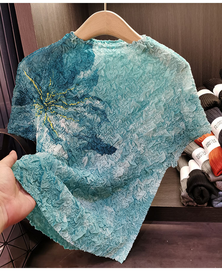 Áo thun nữ ngắn tay in họa tiết xếp ly thiết kế cao cấp — Màu xanh da trời, Màu đen, Màu tím, Xanh lông công chi tiết 8