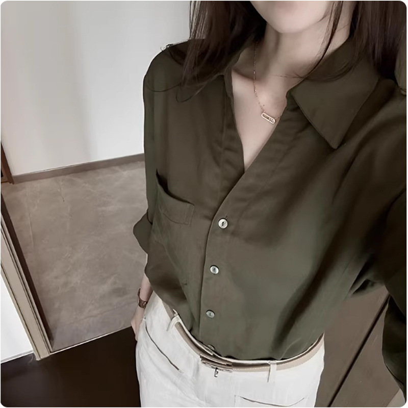 Áo sơ mi nữ tay dài cổ V rộng, chất liệu mềm mại, form suông thoáng mát — Xanh ngọc lam tốicolor, màu trắng