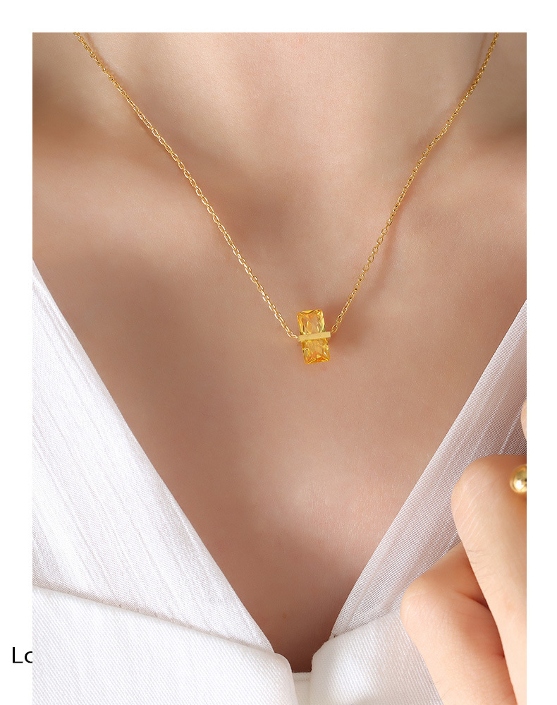 Retro Rectangle Titanium Steel Inlay Zircon Necklace 1 Piece