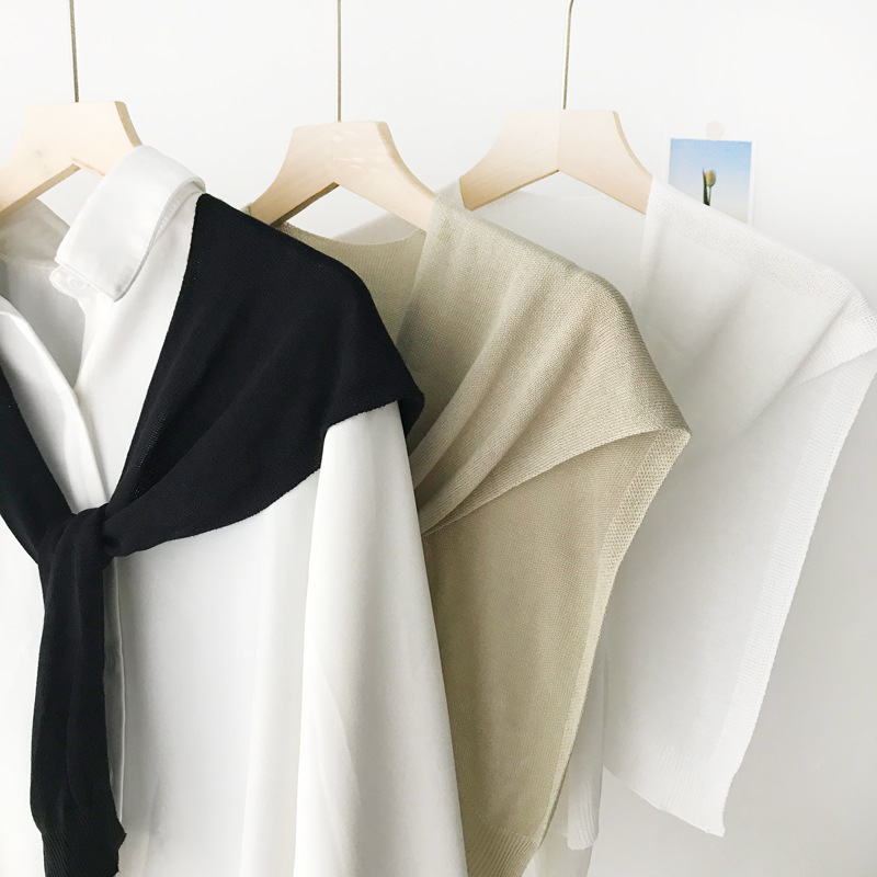 Solid color knitted cloak