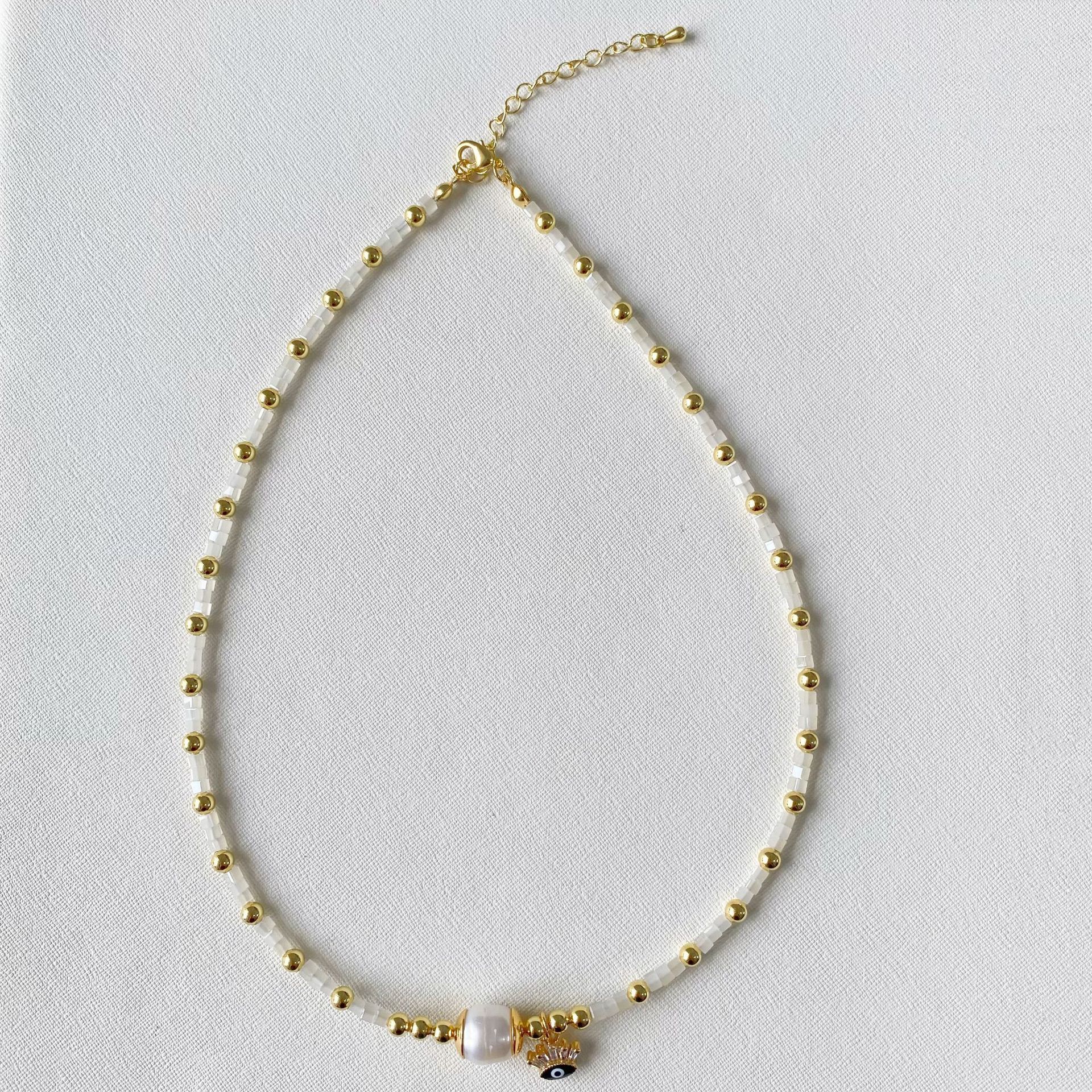 Daily Occasion Mixed materials Material 1 Piece Simple Style Solid Color Mixed Materials Beaded Women's Necklace