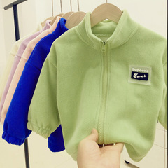 子供のオリーのベルベットのコートの男の子と子供のベルベットの保温秋冬服の女の子の赤ちゃんは両面のベルベットのカジュアルな上着を厚くします