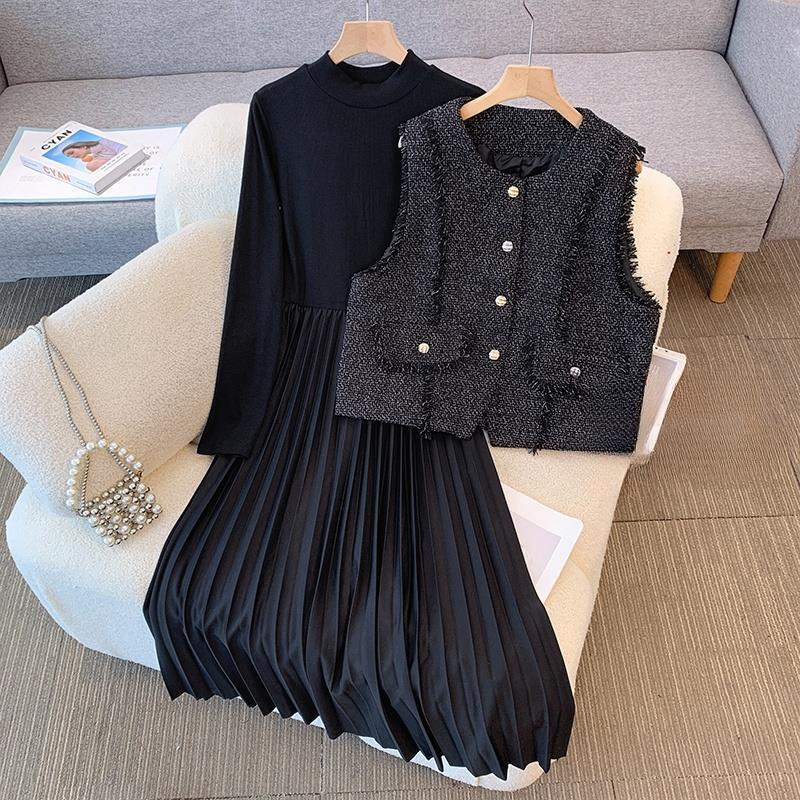 French High-End Black Knitted Vest Dress for Women in Autumn and Winter Large Size Slimming Look European Style Skirt