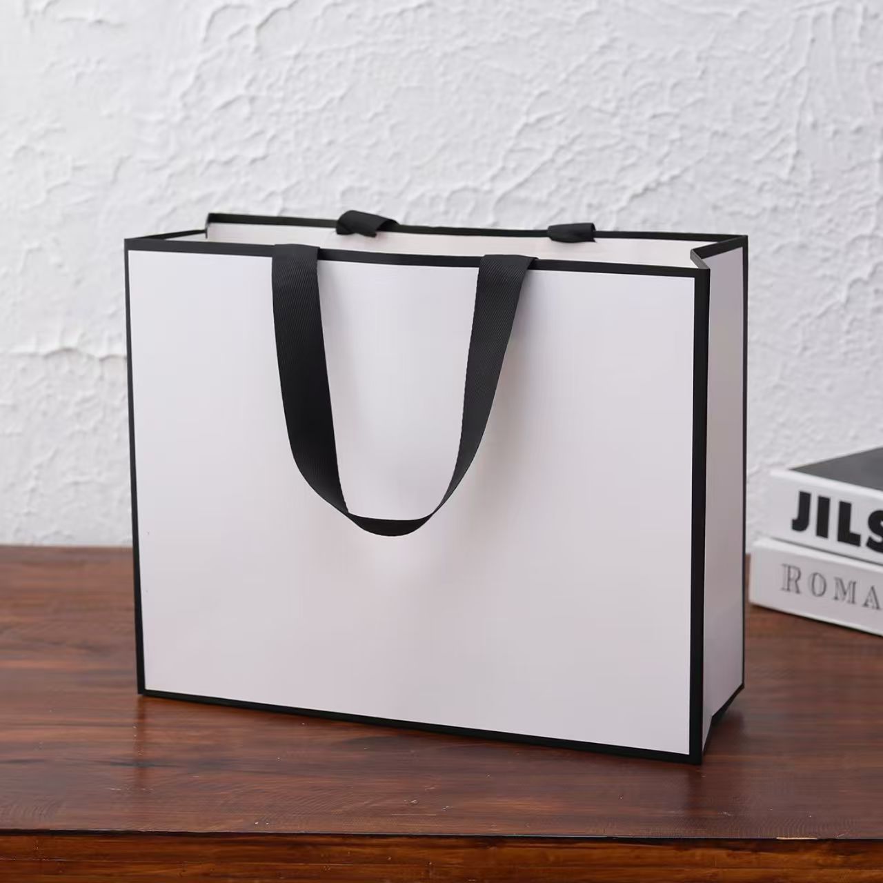 tienda de ropa bolsas de mano personalizadas de alto nivel lujo ligero estilo salón de belleza tienda de ropa de mujer bolsas de regalo bolsas de papel personalizadas logotipo impreso