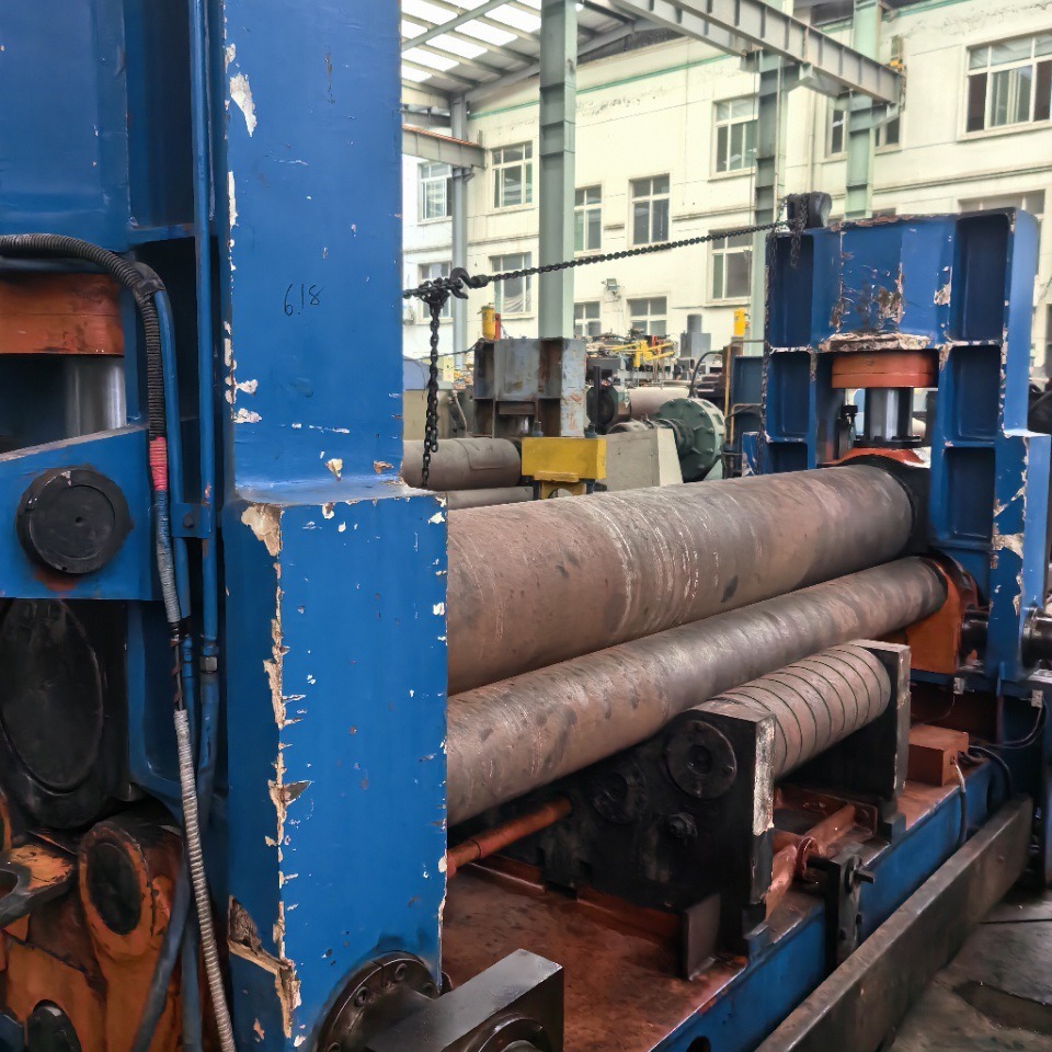 出租出售25x2500万能卷板机2台。带预弯功能，配电箱、PLC全部调