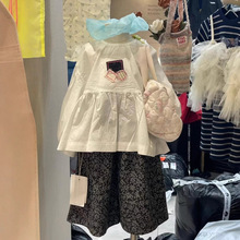 波拉韩国童装女童套装春新款时髦贴布刺绣露背小衫女宝碎花阔腿裤