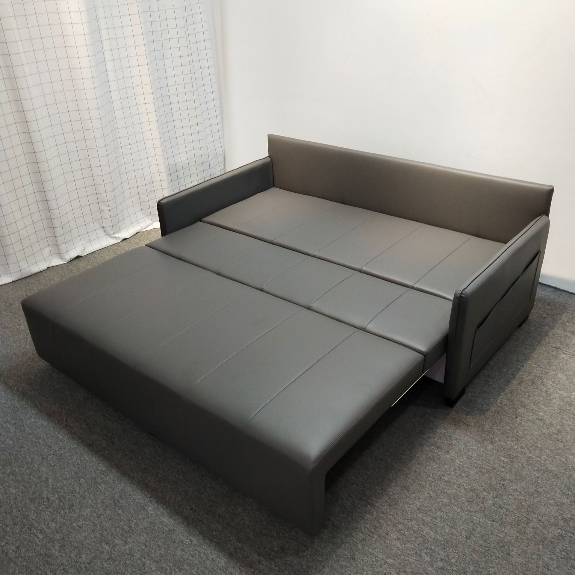 Sofá cama multifuncional doble uso plegable pequeño tipo sala de estar almacenamiento látex doble sofá cama de cuero de tres personas