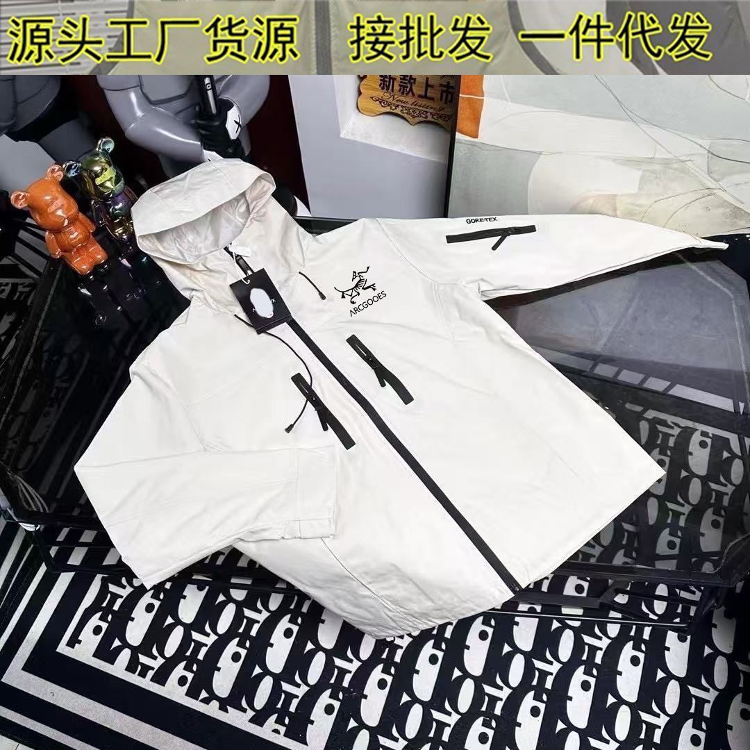 2025 nueva chaqueta encapuchada impermeable a prueba de viento chaqueta al aire libre chaqueta bordada de moda