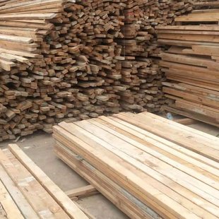Beijing's Various Areas Recycle Large Quantities of Waste Wood, Collect Large Quantities of Used Square Wood, and Collect Large Quantities of Template Bridge Construction Wood
