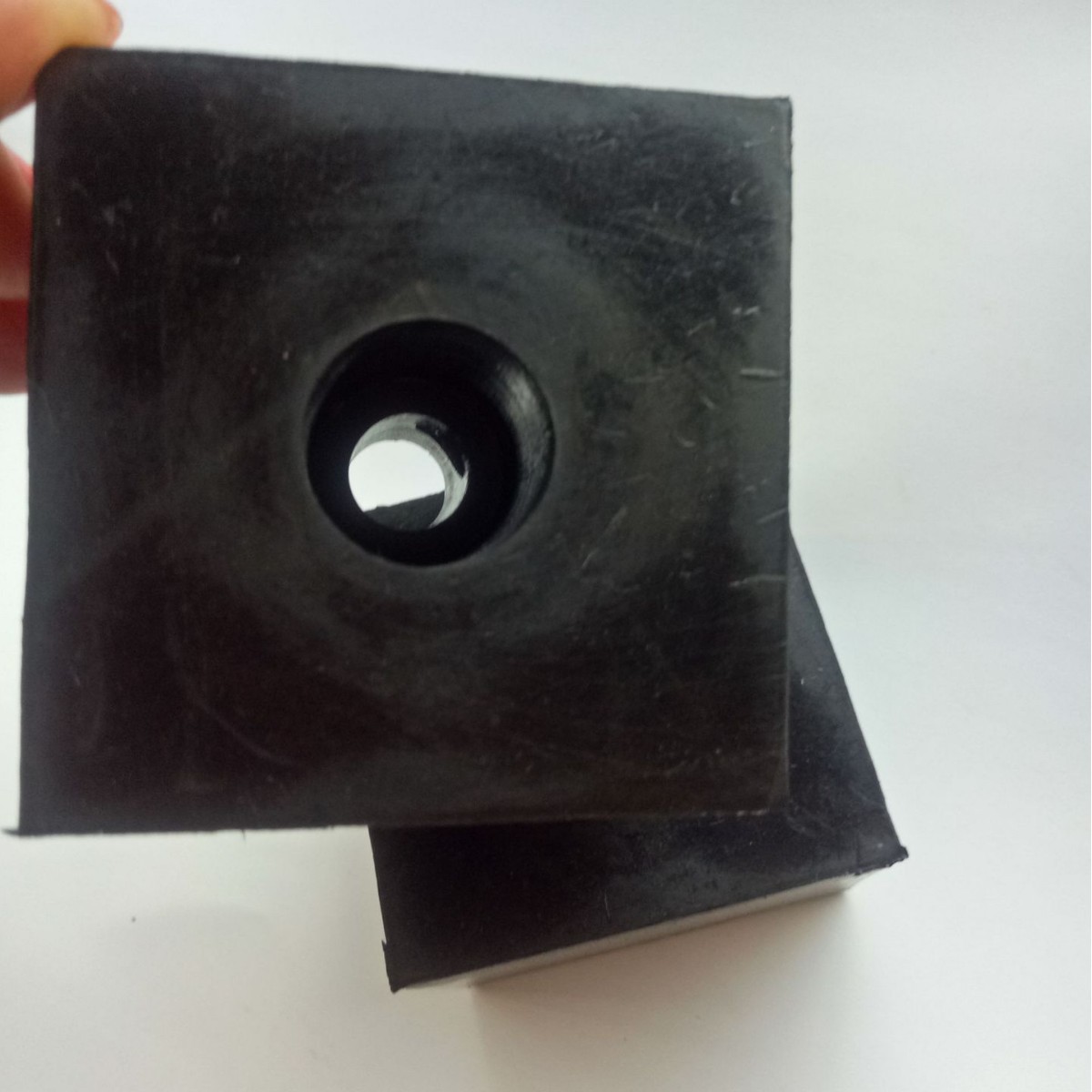 橡胶减震垫耐磨防滑橡胶板黑色工业橡胶缓冲垫块打孔