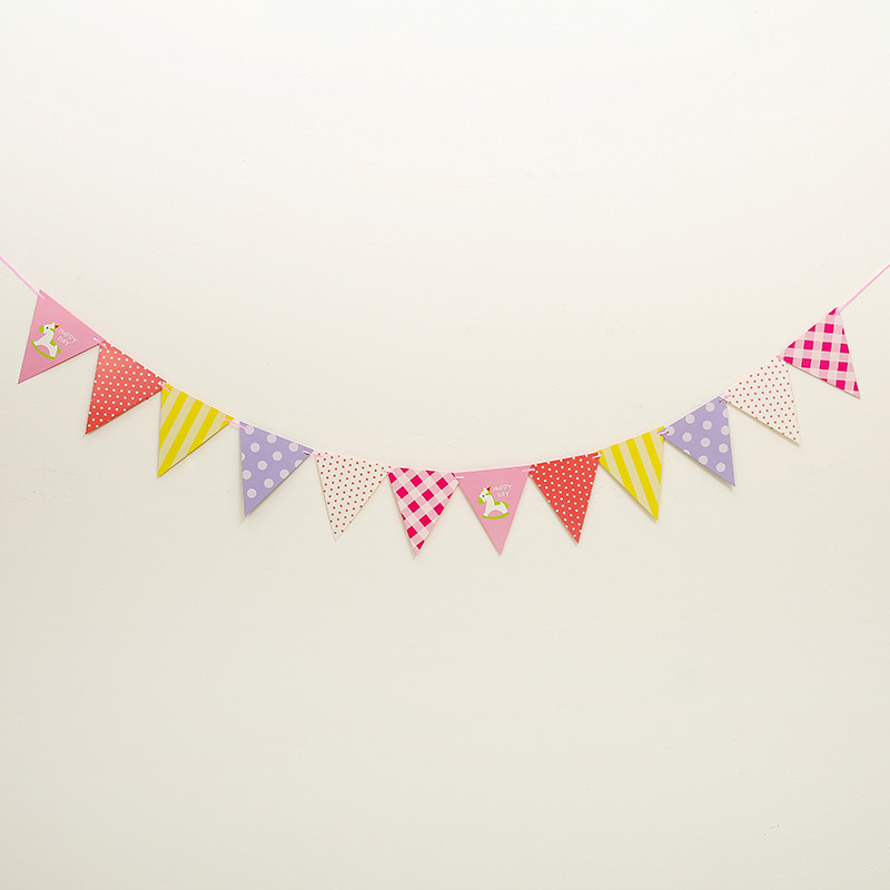 Guirlande anniversaire motif triangle coloré décoration_voghion.com