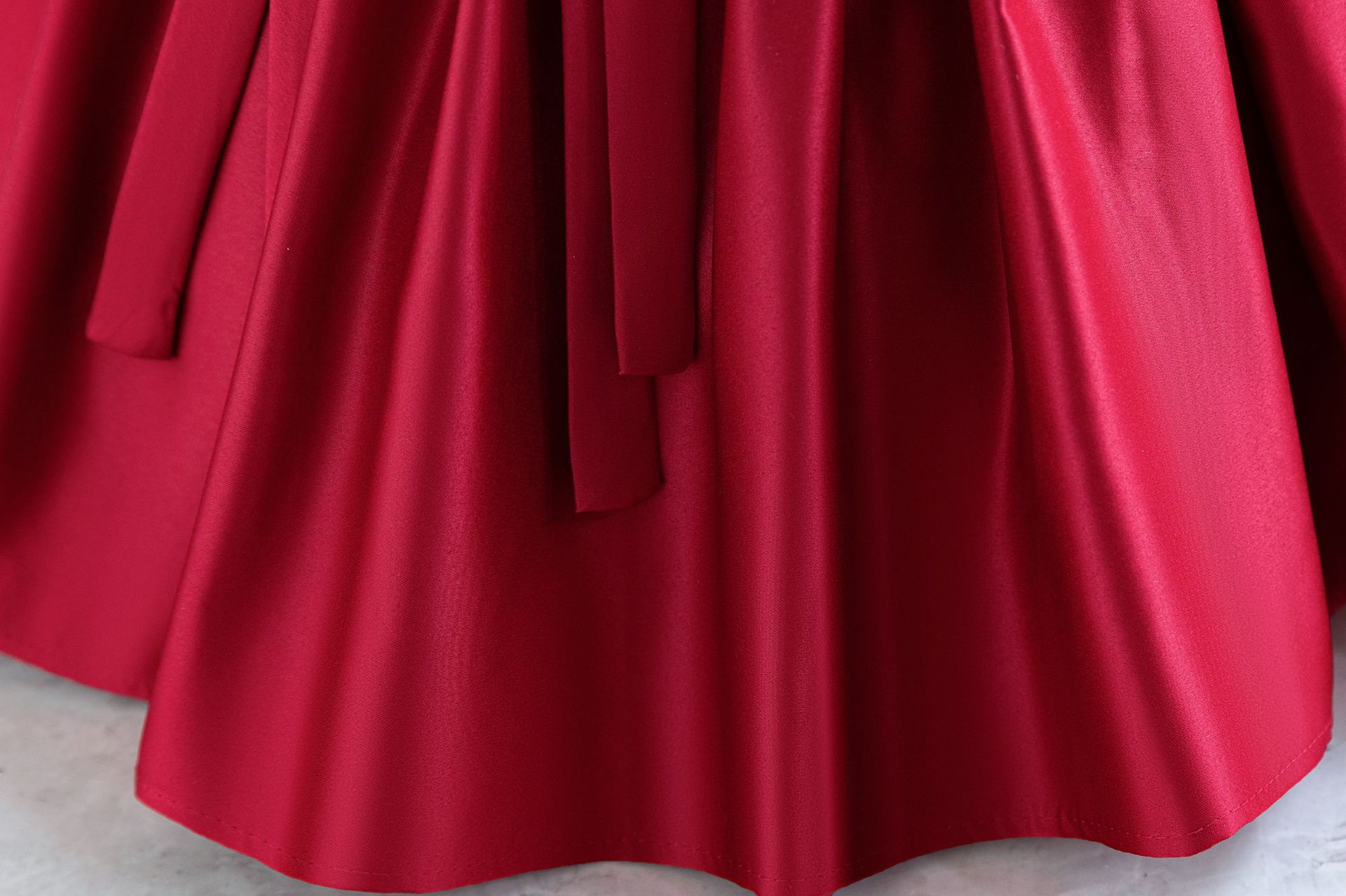 Robe d'anniversaire pour enfant Robe d'anniversaire pour enfant Robe de princesse de première année à rayures en satin avec nœud_voghion.com