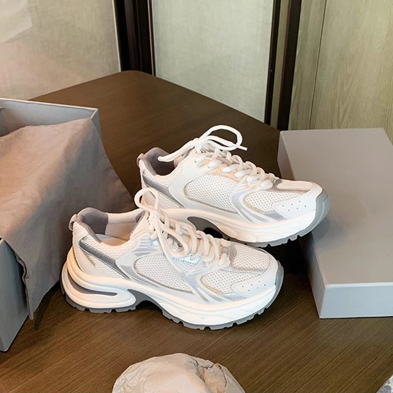 Grava Madre ~ 2025 verano nuevo empalme de malla de fondo grueso aumento de ventilación deportiva zapato padre mujer