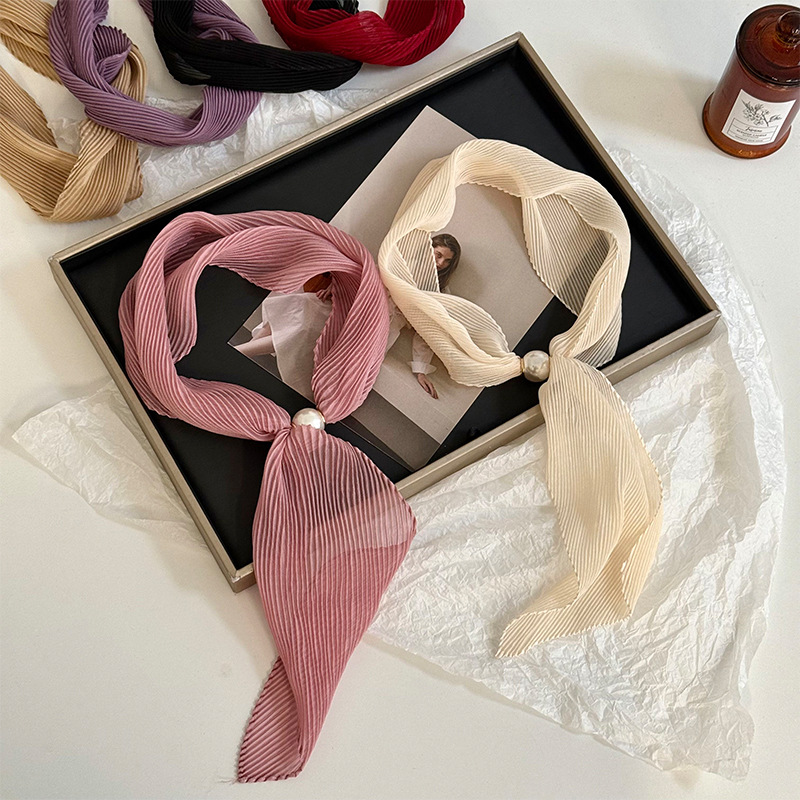 Pañuelo de seda largo pequeño con hebilla magnética de perlas, nuevo estilo femenino, camisa a juego de color sólido de todo fósforo, bufanda de cuello pequeña, bufanda de seda arrugada