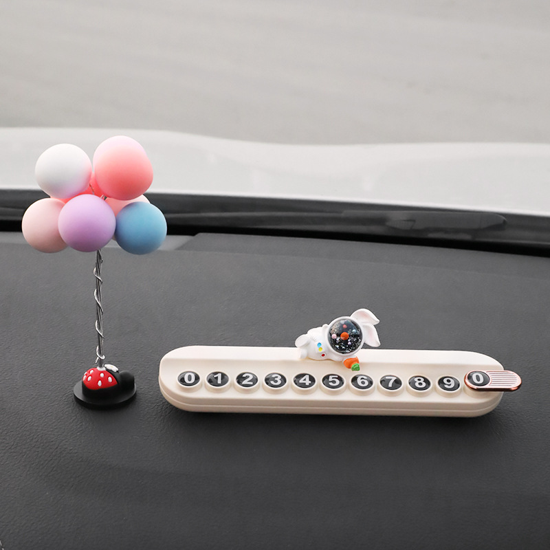 Tarjeta de teléfono de movimiento de automóviles lindos astronautas 2024 nuevos productos explosivos tarjeta de estacionamiento temporal de automóviles adornos de mujer
