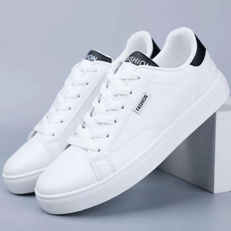 Zapatos blancos pequeños, zapatos de todo fósforo transpirables y desodorantes de verano para hombres, zapatos de tabla coreanos atractivos de moda para hombres, zapatos casuales planos bajos