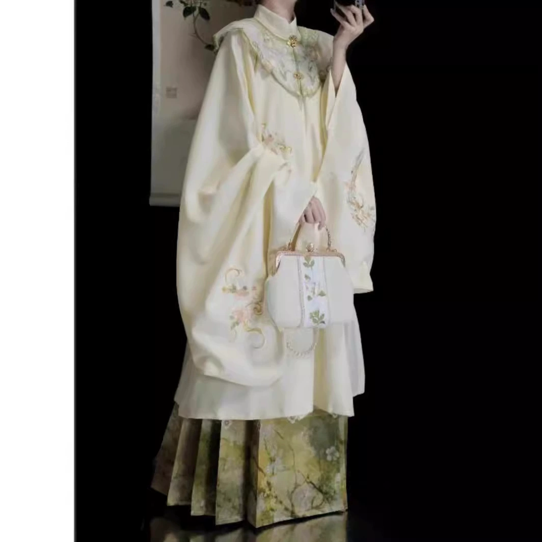 Весной и летом новая рубашка Hanfu [Осень] Ming Daily со стоячим воротником и облачным плечом Тяжелая вышивка студенческий Повседневный жилет юбка