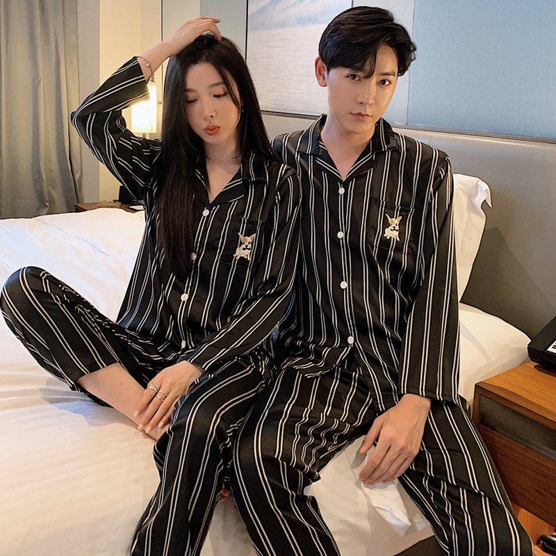 Venta al por mayor pareja pijamas primavera y otoño hielo seda manga larga hombres y mujeres 2022 nueva seda real más tamaño verano ropa para el hogar