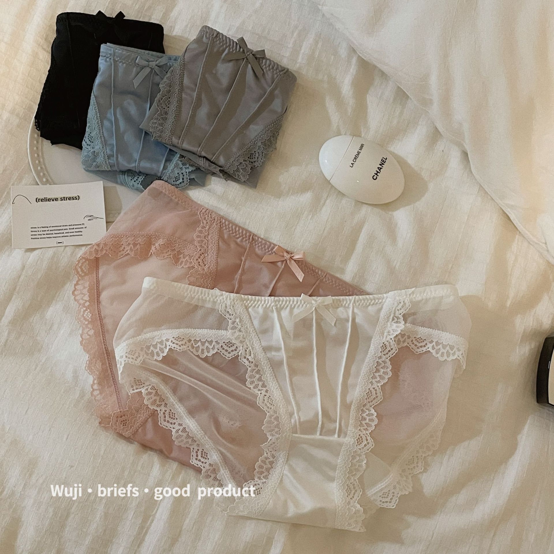 My muscles are good-quality French satin pure sexy ice silk underwear girl Japanese transparent lace underwear women