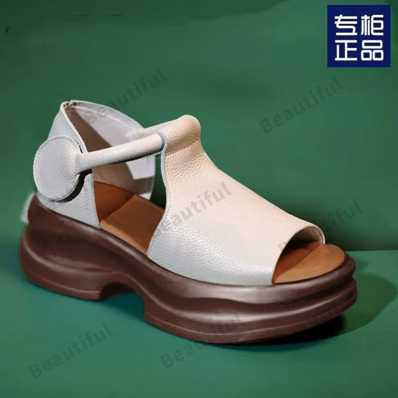 Женские летние сандалии на толстой подошве в стиле ретро на каблуке в римском стиле, новинка 2025 года, туфли на платформе с рыбьим ртом, закрытые кожаные туфли, пляжная обувь с открытым носком