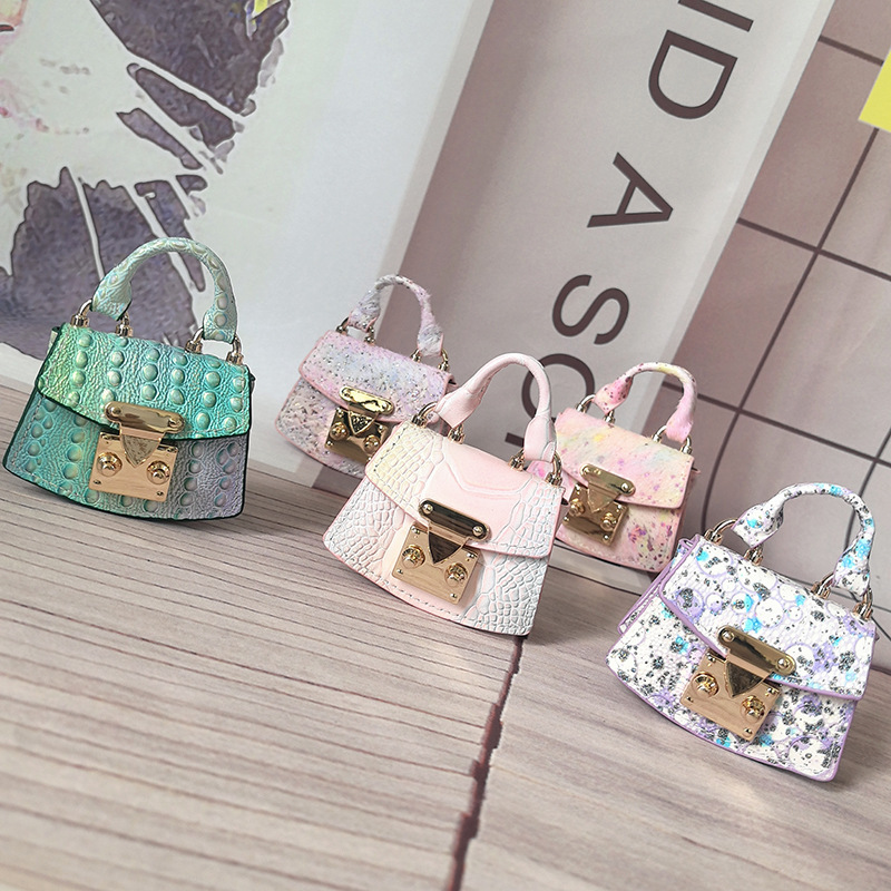 Genuine Leather Fan-Shaped Mini Bag Pendant Coin Purse Earphone Storage Bag Car Hanging Ornament Keychain Decoration Genuine Leather Fan-Shaped Mini Bag Pendant Coin Purse Earphone Storage Bag Car Hanging Ornament Keychain Decoration