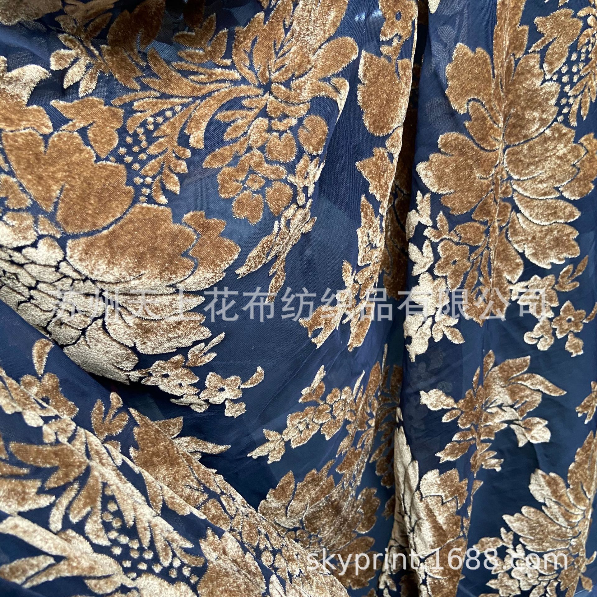 长期供应梭织丝绒烂花锦绒乔绒素色烂花绒双色绒双面绒女装面料-阿里巴巴