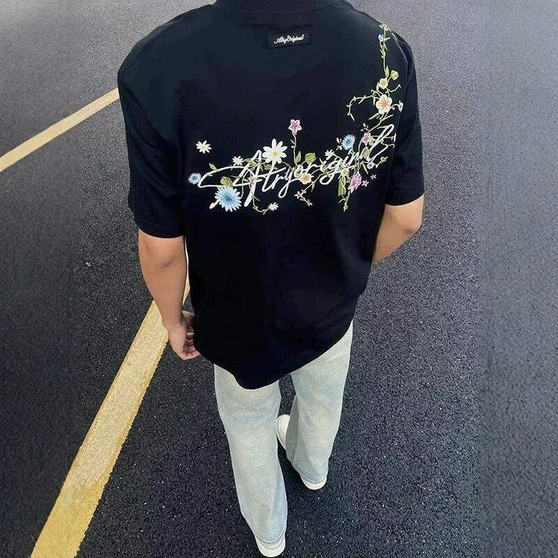 Oversize Цветочная вышивка Нижняя рубашка Женский дизайн Топ 2025 Весна Лето Тонкий темперамент футболка с короткими рукавами мужская