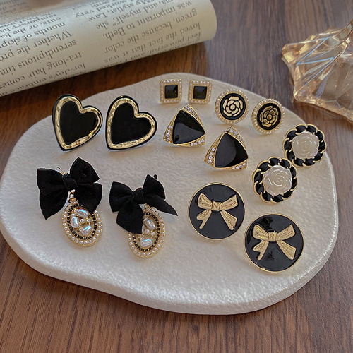 925 silver needle Internet celebrity pearl earrings French retro light luxury niche high-end earrings for women Korean temperament earrings